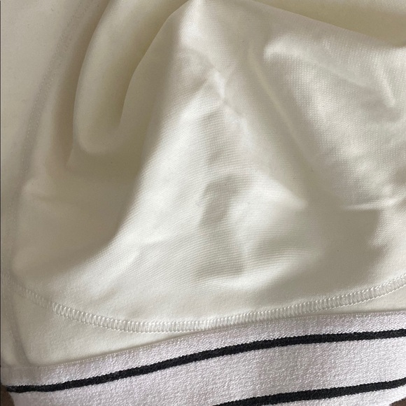 Amoena Women's Performance Light Support - Picture 8 of 8